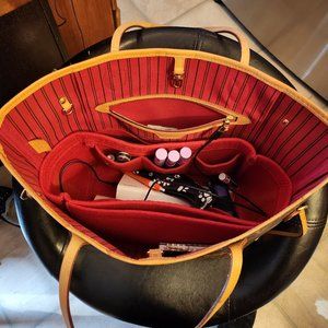 Louis Vuitton monogram tote  never full